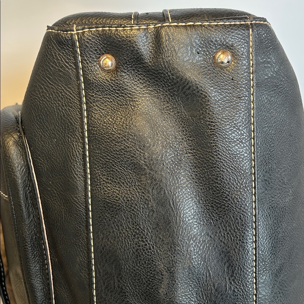 KENNETH COLE TOTE - Picture 10 of 11